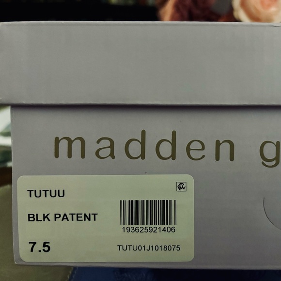 Madden Girl Black Patent Mark Jane’s - Picture 5 of 5